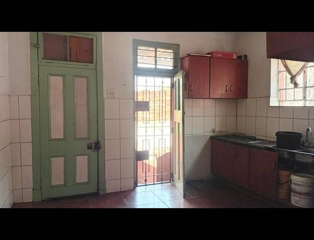 4 BEDROOM HOUSE FOR SALE IN LORENTZVILLE